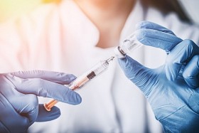 Thủ tướng yêu cầu Bộ GD&ĐT phối hợp Bộ Y tế tìm nguồn vắc xin COVID-19 cho trẻ em