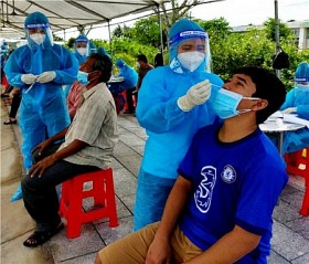 Tổ chức tiêm vaccine sai đối tượng ưu tiên, Giám đốc Trung tâm y tế TP Trà Vinh bị cách chức