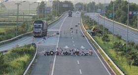 Hà Nội: VEC "chặn" cao tốc để tận dụng thu phí?