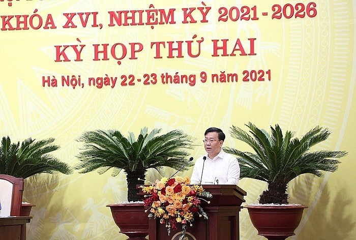 Giám đốc Sở Xây dựng - Võ Nguyên Phong phát biểu tại kỳ họp sáng 23/9. Ảnh: PV