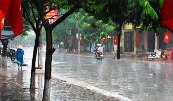 Thời tiết dịp lễ Quốc Khánh ngày 02/9 dự báo mưa dông trên phạm vi cả nước kèm lốc, sét, mưa đá và gió giật mạnh. Mưa dự kiến kéo dài đến ngày 03/9 và 04/9.
