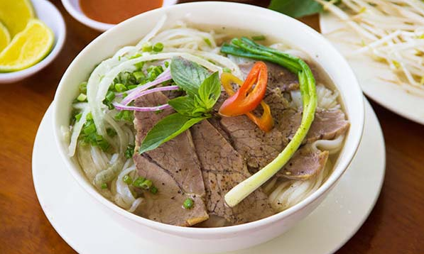 Phở bò Việt Nam lọt danh sách Top 17 món ăn nên thử ít nhất một lần trong đời
