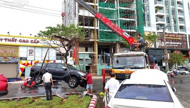 Dịch vụ cứu hộ tại Đà Nẵng quá tải sau trận mưa lũ lịch sử