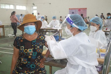 Đà Nẵng: Triển khai tiêm vaccine mũi 3 trong quý I/2022