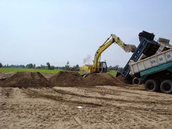 Người sử dụng đất không được phép tự ý san lấp mặt bằng đất nông nghiệp.