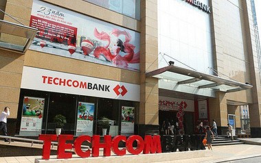Techcombank báo lãi lớn năm 2021 nhưng nợ xấu tăng vọt 77%
