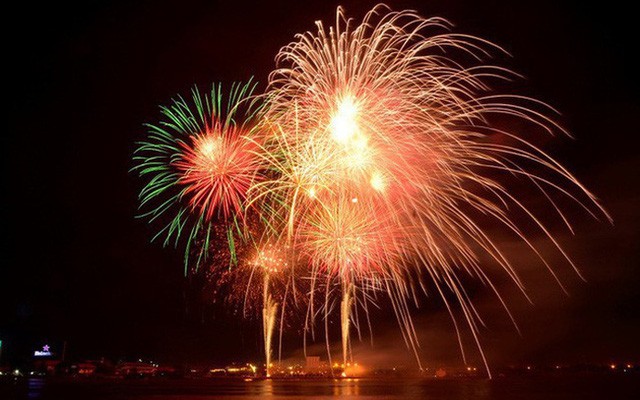 Bộ VHTT&DL đề nghị tạm dừng tổ chức các loại hình lễ hội và hoạt động bắn pháo hoa trong dịp Tết Nguyên đán Nhâm Dần 2022