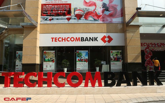 Phó Tổng Giám đốc Techcombank muốn bán bớt 200.000 cổ phiếu