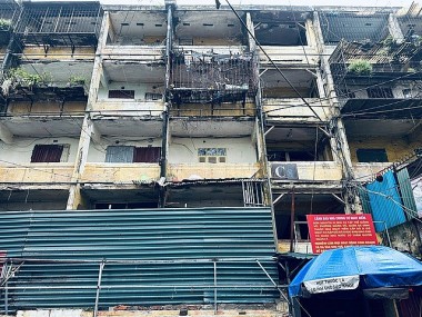 Hà Nội đẩy nhanh tiến độ di dời dân tại các chung cư cũ nguy hiểm
