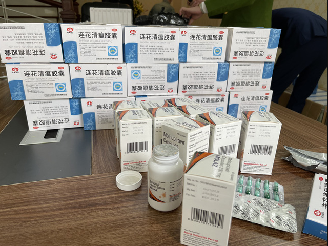 Hà Nội: Phát hiện trên 3.000 hộp thuốc điều trị Covid-19 không rõ nguồn gốc