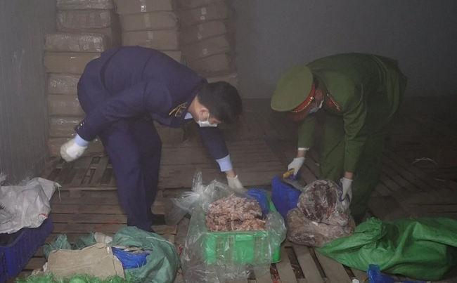Hà Nội: Phát hiện gần 10 tấn thực phẩm gia cầm, động vật không rõ nguồn gốc