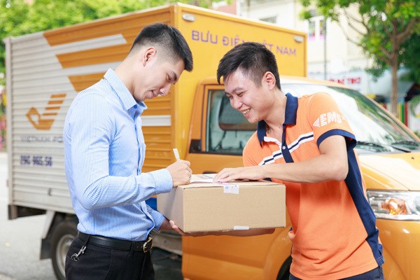 Trước khi sử dụng dịch vụ bưu chính, người gửi có trách nhiệm cung cấp cho doanh nghiệp cung ứng dịch vụ bưu chính thông tin về người gửi, người nhận, thông tin liên quan đến bưu gửi.