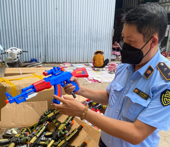 506 sản phẩm đồ chơi hình súng bị thu giữ.