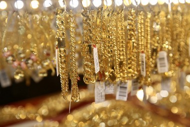 Giá vàng và tỷ giá ngoại tệ ngày 20/4: Vàng trong nước chênh lệch với thế giới 10 triệu đồng/lượng, tỷ giá tăng nhẹ