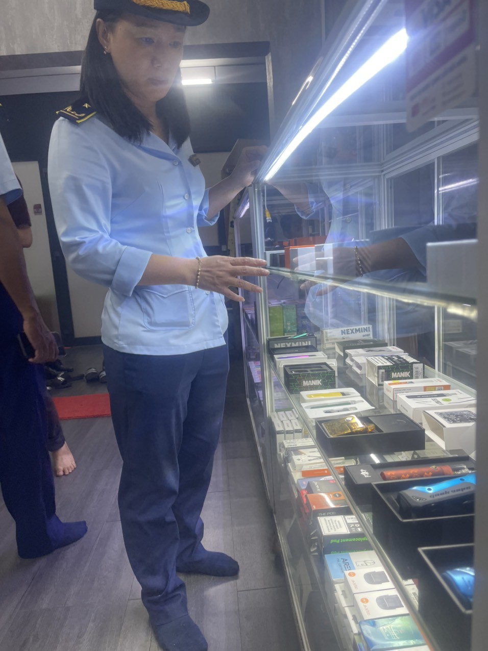 Khánh Hòa: Xử lý cơ sở kinh doanh thuốc lá điện tử nhập lậu
