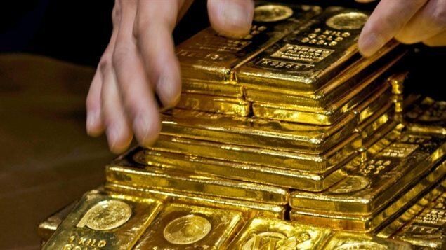 Giá vàng và tỷ giá ngoại tệ ngày 24/4: Vàng trong nước đứng yên, USD giảm nhẹ
