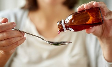 Bộ Y tế cảnh báo về 14 sản phẩm siro trị ho bị cấm sử dụng vì có thể gây tử vong