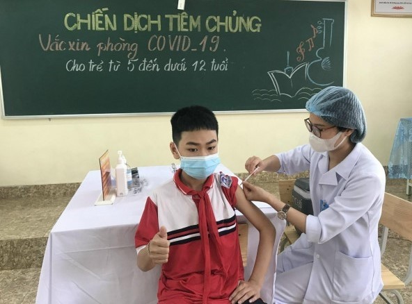 Bộ Y tế yêu cầu đẩy nhanh tiến độ tiêm vaccine phòng COVID-19 mũi 3 và tiêm cho trẻ từ 5 - dưới 12 tuổi.