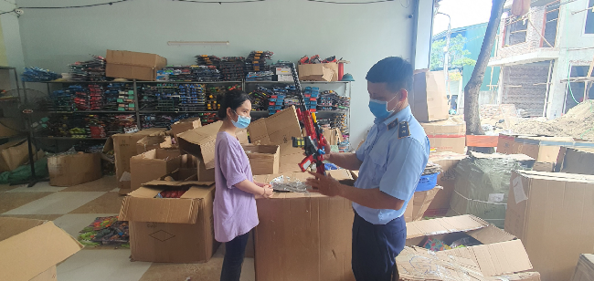 Hà Nội: Thu giữ gần 2.000 sản phẩm đồ chơi trẻ em nhập lậu