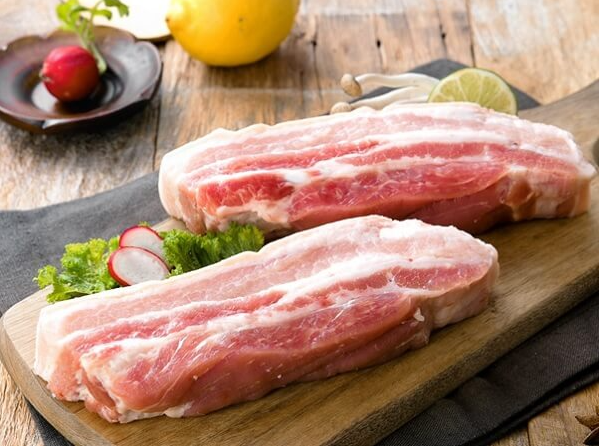 Giá thực phẩm ngày 13/5: Thịt lợn hơi và các loại rau củ quả không có thay đổi đơn giá