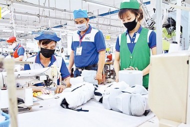 TP Hồ Chí Minh: Cho phép khu công nghiệp hoạt động lại theo cơ chế thẻ xanh và vàng