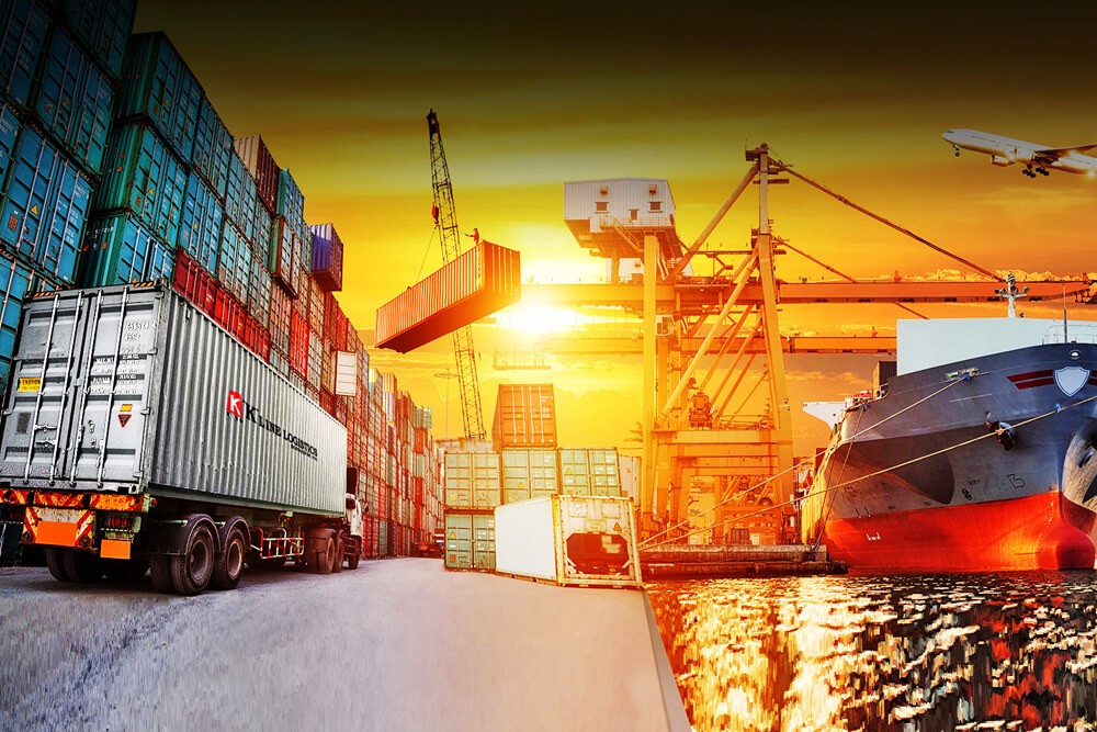 Điều kiện kinh doanh dịch vụ logistics của thương nhân nước ngoài tại Việt Nam phụ thuộc vào các cam kết mở cửa thị trường khi ký kết các hiệp định thương mại song phương, đa phương hoặc gia nhập các tổ chức thương mại quốc tế. Theo nhưng cam kết khi gia nhập Tổ chức thương mại quốc tế (WTO), Việt Nam cam kết tự do hoá dịch vụ logistics. Ảnh minh hoạ