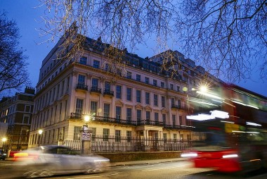 Tỷ phú Hứa Gia Ấn rao bán dinh thự đắt nhất London