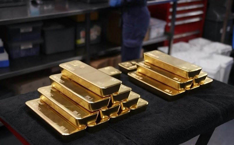 Giá vàng và tỷ giá ngoại tệ ngày 24/10: Giá vàng trong nước chênh gần 18 triệu đồng/ lượng so với thế giới