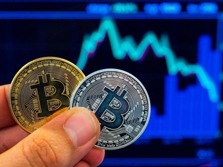 Chứng khoán Mỹ trỗi dậy, Bitcoin lấy đà tăng trở lại