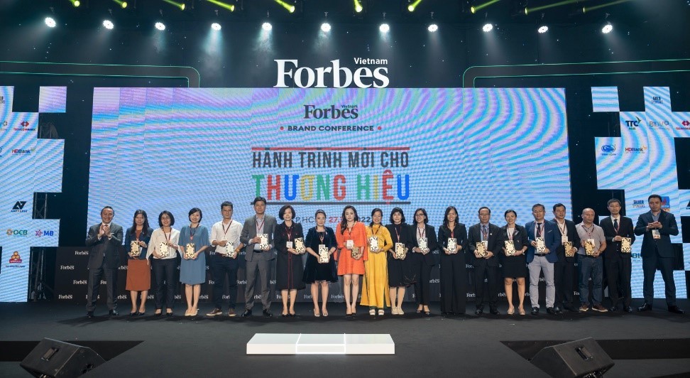 Vinamilk và công ty thành viên Mộc Châu Milk đều là các thương hiệu được vinh danh tại Sự kiện công bố Top 25 thương hiệu F&B dẫn đầu của Forbes Việt Nam.