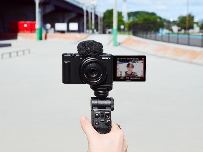 Máy quay vlog ZV-1F giá chỉ 13.990.000 đồng phù hợp cho các vlogger và nhà sáng tạo nội dung