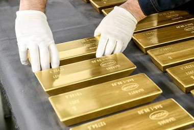 Giá vàng và tỷ giá ngoại tệ ngày 17/11: Vàng trong nước bám sát mốc 68 triệu đồng/lượng