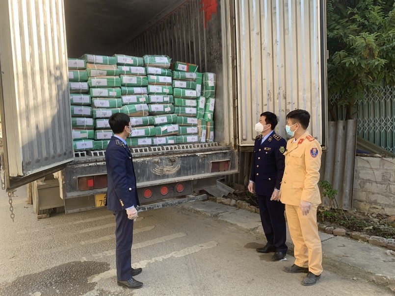 Xe ô tô tải biển kiểm soát 29H-768.63 di chuyển từ tỉnh Cao Bằng về qua địa bàn huyện Văn Lãng, tỉnh Lạng Sơn thì bị kiểm tra