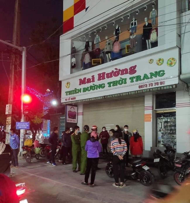 Shop thời trang Mai Hường trên phố Lê Hoàn, TP. Thanh Hoá nơi xảy ra sự việc.
