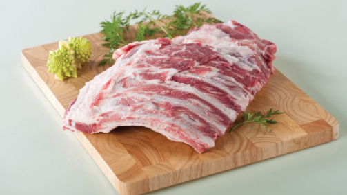 Giá thực phẩm ngày 14/12: Giá rau củ chênh lệch, giá thịt lợn hơi ổn định