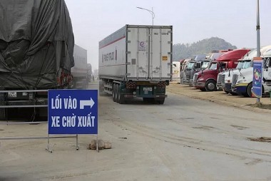 Lạng Sơn giảm nhiều loại phí khu vực cửa khẩu Tân Thanh