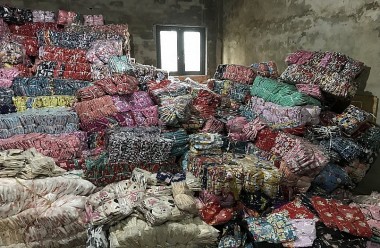 Đắk Nông phát hiện gần 1.400 bộ quần áo nữ vi phạm
