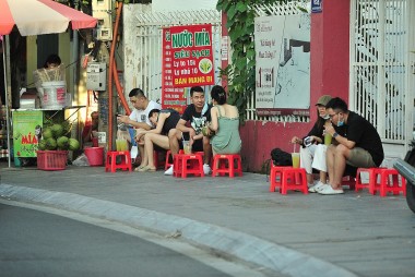 Hà Nội: Đề nghị đánh giá lại hiệu quả lát đá vỉa hè trong năm 2023