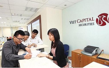 Chứng khoán Bản Việt (VCI) thông báo mua lại 300 tỷ đồng trái phiếu trước hạn