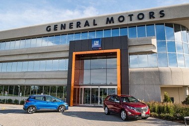 Lỗi đèn chiếu sáng ban ngày, GM phải triệu hồi hơn 825.000 xe