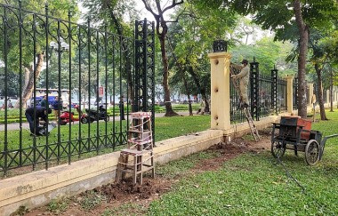 Hà Nội: Tháo dỡ hàng rào sắt Công viên Thống Nhất để tạo không gian mở cho phố đi bộ