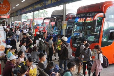 Giá vé xe khách Tết Nguyên Đán 2023 tăng 20-40%, phục vụ đến đêm Giao thừa