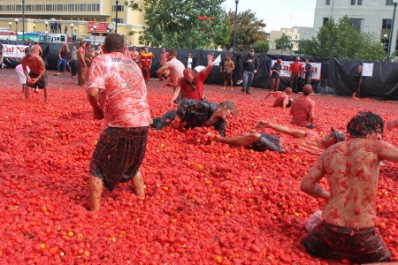 Lễ hội ném cà chua.