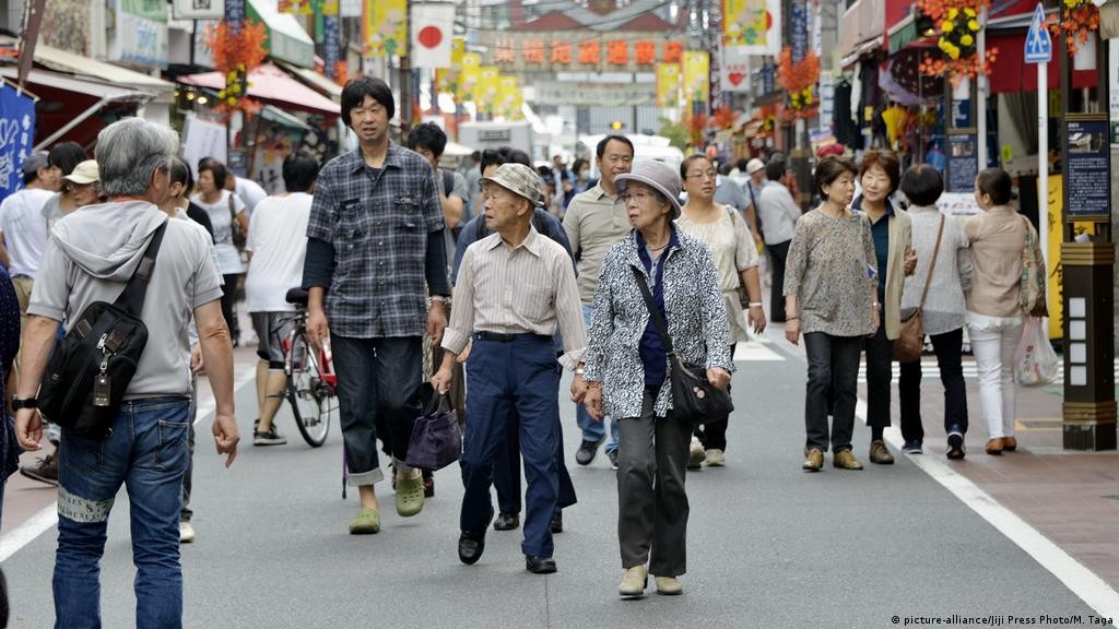 ‘Nền kinh tế bạc’ tại Nhật Bản và Singapore: Giải pháp với già hoá dân số?