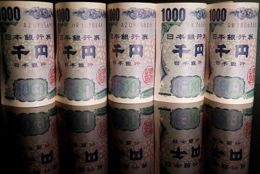 Đồng yên Nhật liên tục giảm giá sâu