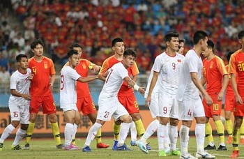 Nguyên nhân hai đội bóng UAE từ chối đá giao hữu với Trung Quốc và muốn đá với Việt Nam