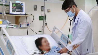 Uống thuốc dân gian phòng Covid-19, người phụ nữ nhập viện trong nguy kịch