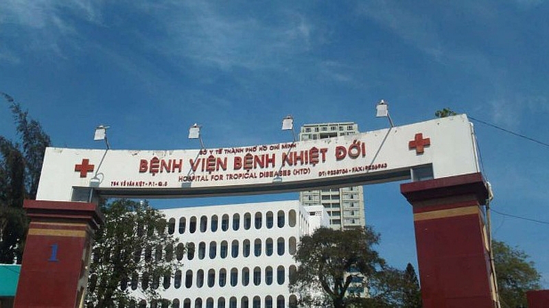 TP Hồ Chí Minh: Một bệnh nhân COVID-19 37 tuổi tử vong