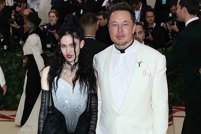 Tỷ phú Elon Musk chia tay bạn gái ca sĩ sau 3 năm hẹn hò