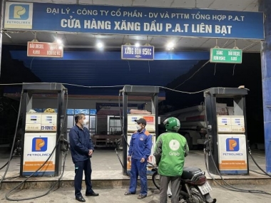 Hà Nội yêu cầu các cửa hàng xăng dầu đảm bảo hoạt động đúng quy định